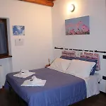 Hostal Rifugio Escursionistico La Rua' *
