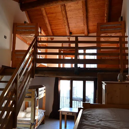 Hostel Rifugio Escursionistico La Rua' *
