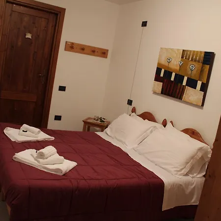 Rifugio Escursionistico La Rua' *
