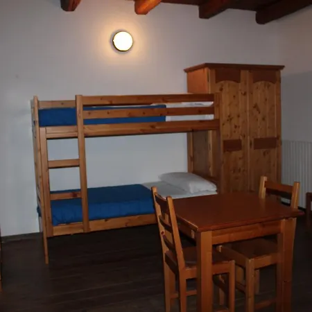 Hostel Rifugio Escursionistico La Rua' *