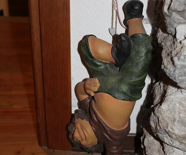 Rifugio Escursionistico La Rua' * Macra