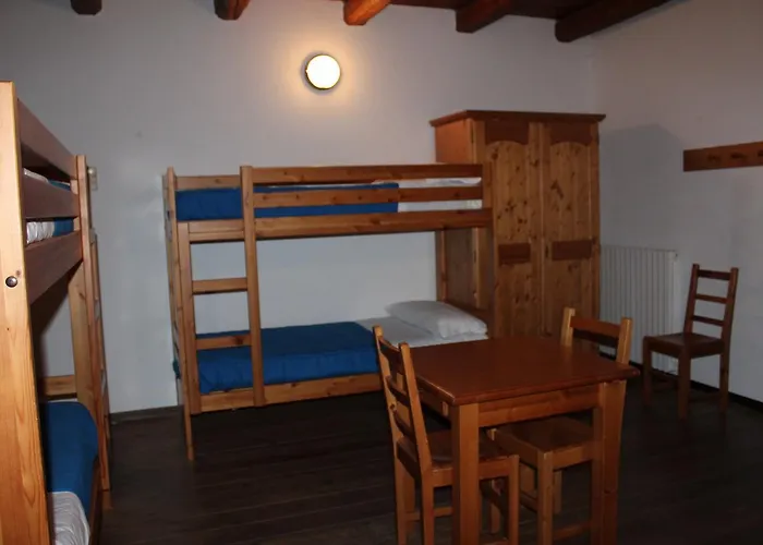 Hostel Rifugio Escursionistico La Rua' *